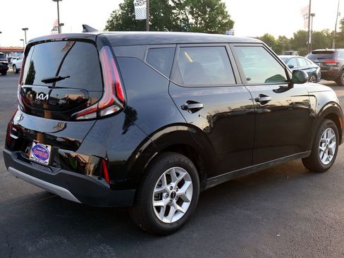 Used 2025 Kia Soul LX w/ LX Technology Package image 10