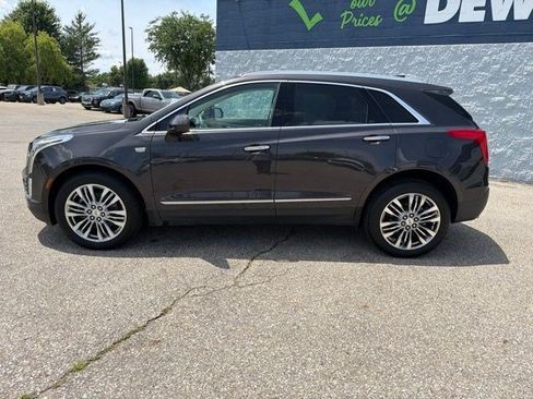 Used 2017 Cadillac XT5 Premium Luxury AWD/4WD image 2