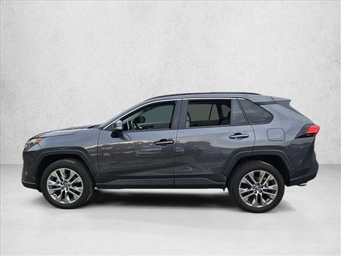 Used 2023 Toyota RAV4 XLE Premium FWD image 4