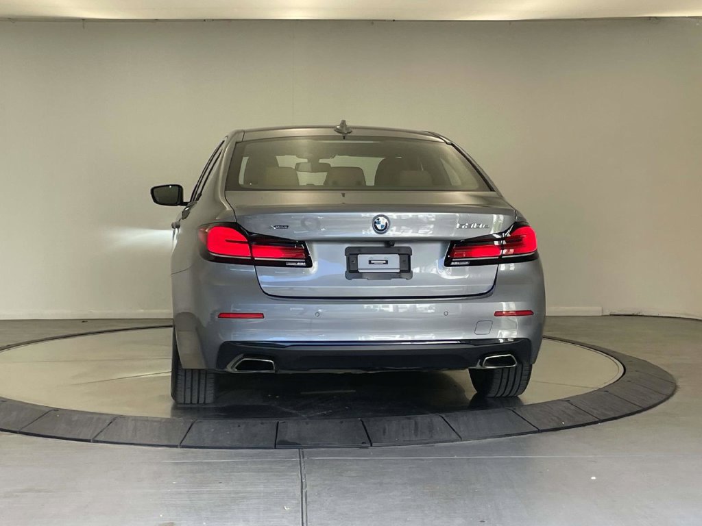 Used 2023 BMW 530e xDrive w/ Convenience Package AWD/4WD image 4