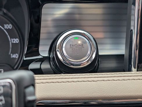 Used 2022 Lincoln Corsair FWD image 23