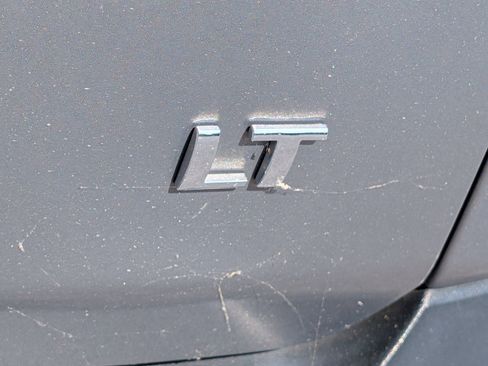 Used 2018 Chevrolet Traverse LT FWD image 6