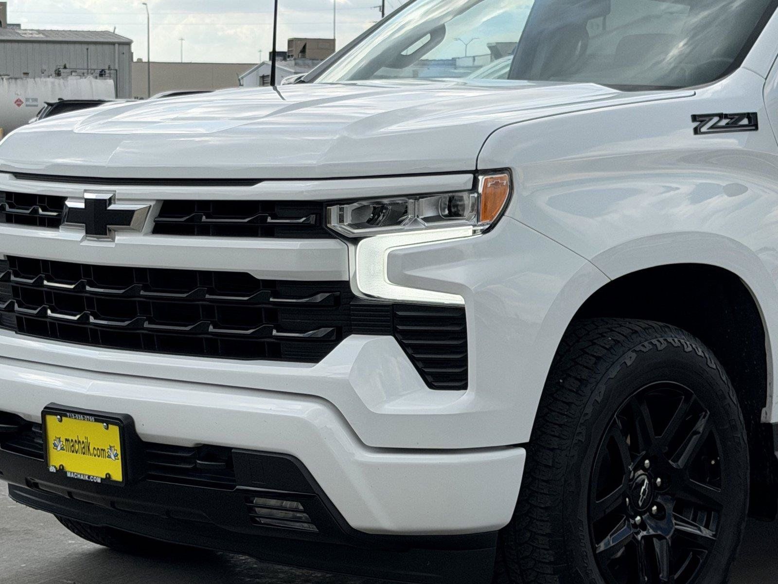 Used 2023 Chevrolet Silverado 1500 RST w/ Z71 Off-Road Package AWD/4WD image 9