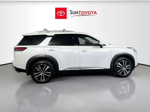 Used 2025 Nissan Pathfinder Platinum w/ Cargo Package FWD image 2