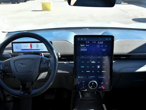 Used 2024 Ford Mustang Mach-E Select image 43