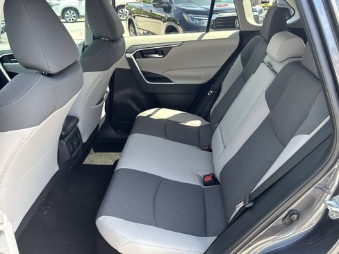 Used 2019 Toyota RAV4 XLE AWD/4WD image 19