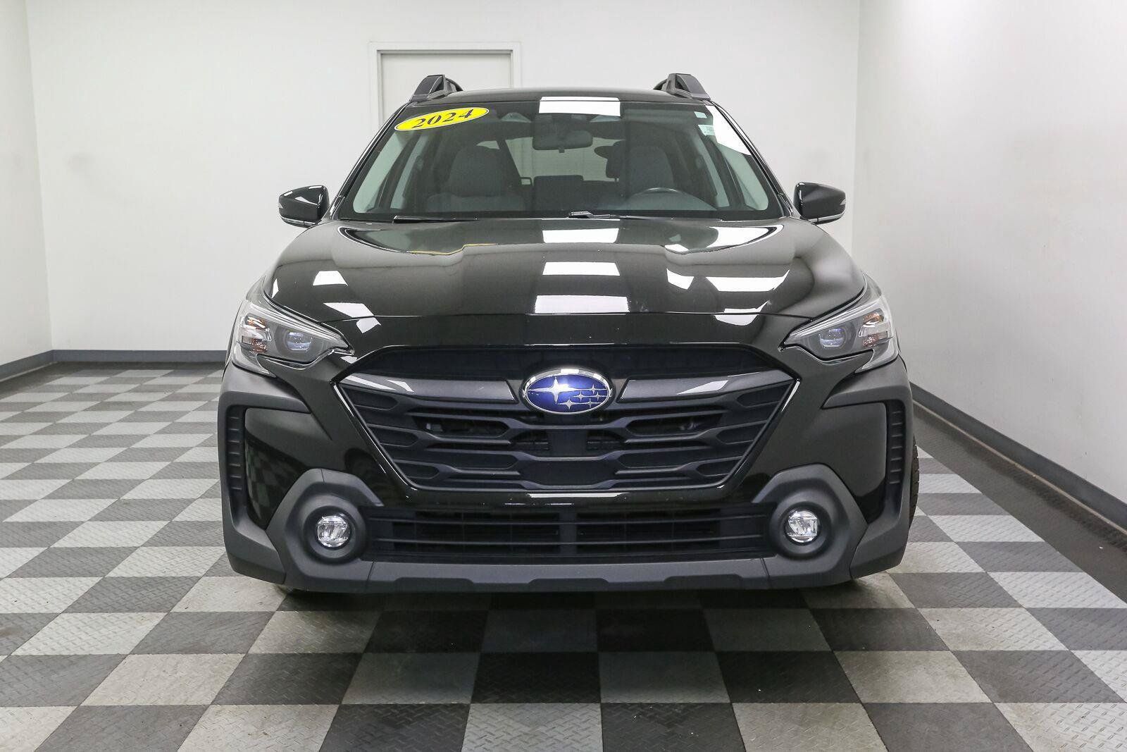 Used 2024 Subaru Outback Premium AWD/4WD image 3