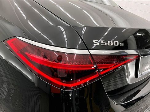 New 2026 Mercedes-Benz S 580e 4MATIC Sedan image 11