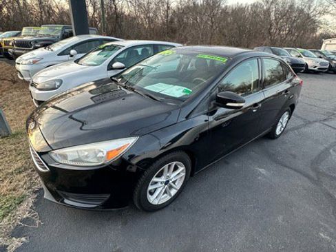 Used 2017 Ford Focus SE image 3