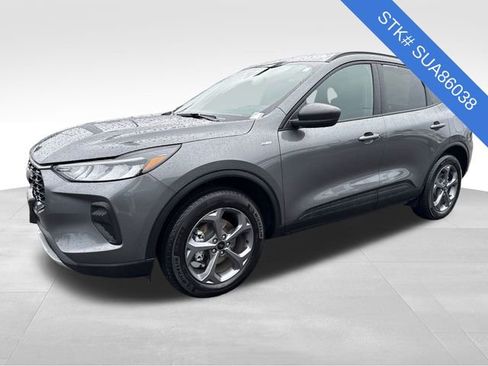 Used 2025 Ford Escape ST-Line image 3