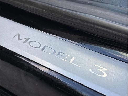 Used 2019 Tesla Model 3 Standard Range image 26