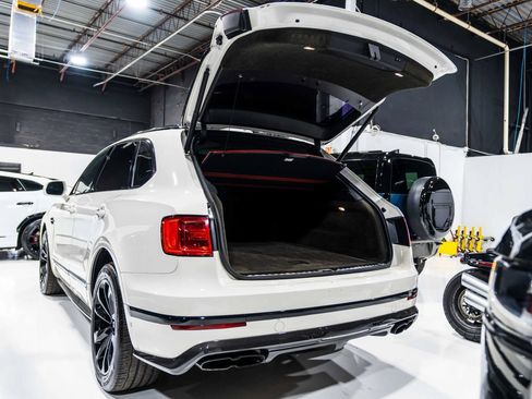 Used 2019 Bentley Bentayga AWD/4WD image 45
