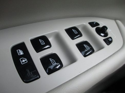 Used 2023 Volvo XC90 T8 Ultimate w/ Protection Package Premier image 26