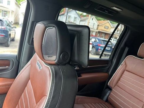Used 2024 GMC Yukon XL Denali Ultimate AWD/4WD image 13