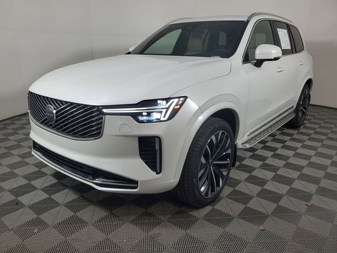 Certified 2025 Volvo XC90 B5 Core w/ Climate Package image 4