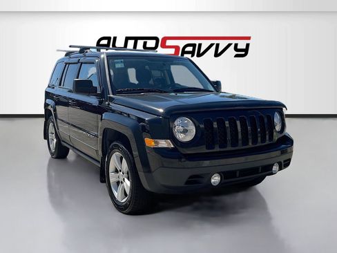 Used 2017 Jeep Patriot Latitude FWD image 1
