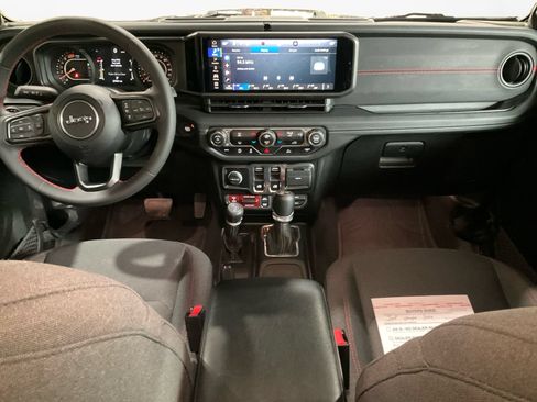 Used 2024 Jeep Wrangler Rubicon AWD/4WD image 10
