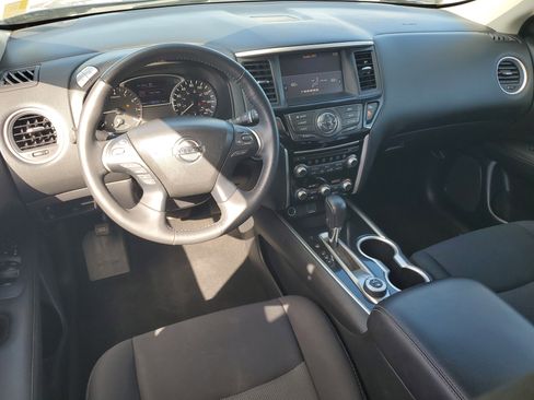 Certified 2019 Nissan Pathfinder SV image 17