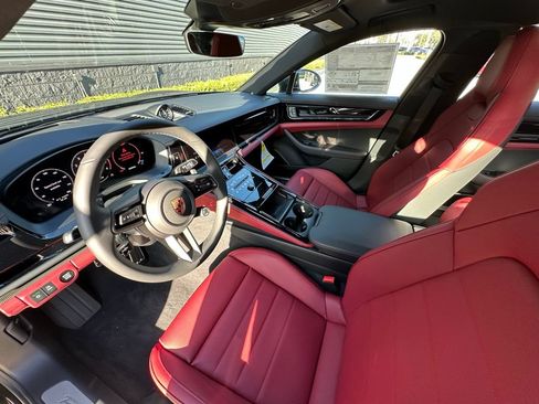 Certified 2026 Porsche Panamera RWD image 4