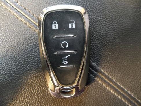 Used 2018 Chevrolet Equinox Premier AWD/4WD image 32