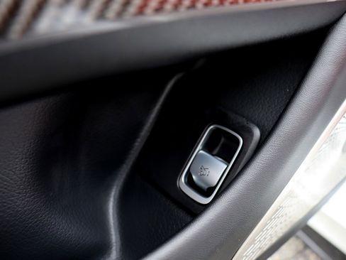 Used 2022 Mercedes-Benz SL 63 AMG 4MATIC image 26