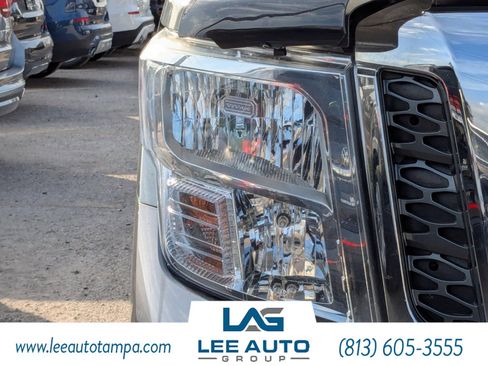 Used 2017 Nissan Titan SV AWD/4WD image 6