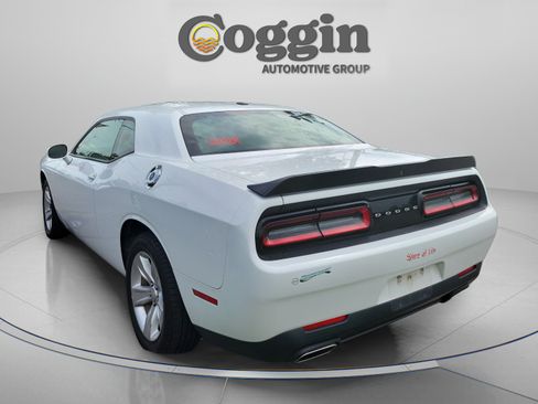 Used 2023 Dodge Challenger SXT RWD image 3