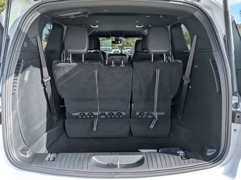 New 2026 Chrysler Pacifica Select image 12