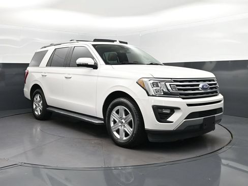 Used 2020 Ford Expedition XLT w/ Equipment Group 202A RWD image 9
