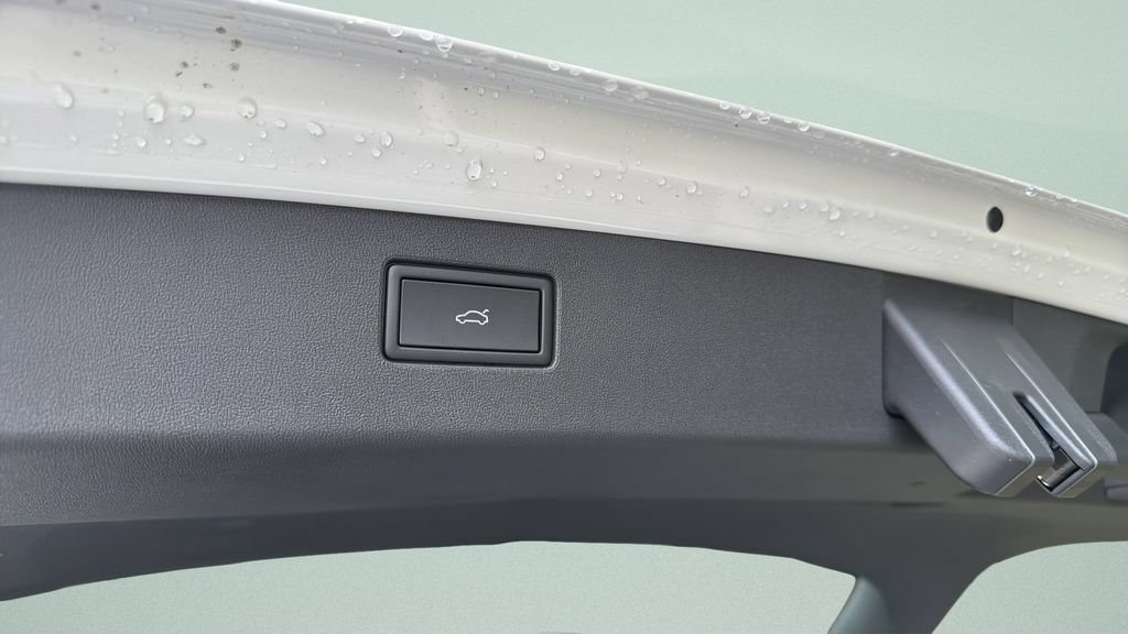 New 2026 Volkswagen Tiguan SE AWD/4WD image 26