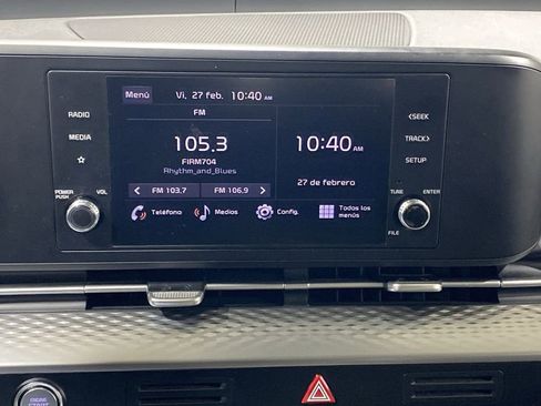 Used 2024 Kia Carnival LX FWD image 11