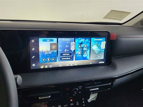 New 2026 Nissan Kicks SR w/ Cold Weather Package image 30