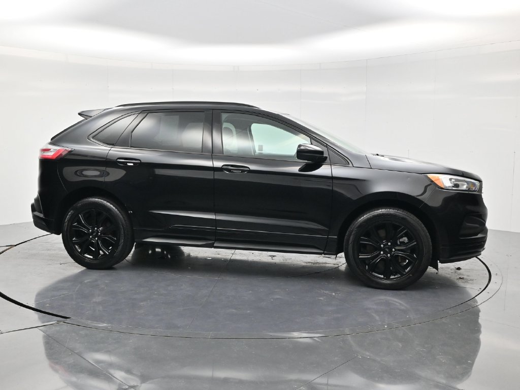 Used 2024 Ford Edge SE w/ Black Appearance Package AWD/4WD image 4