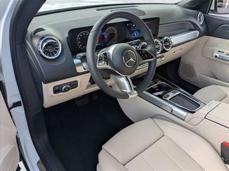 Used 2025 Mercedes-Benz GLB 250 video 3