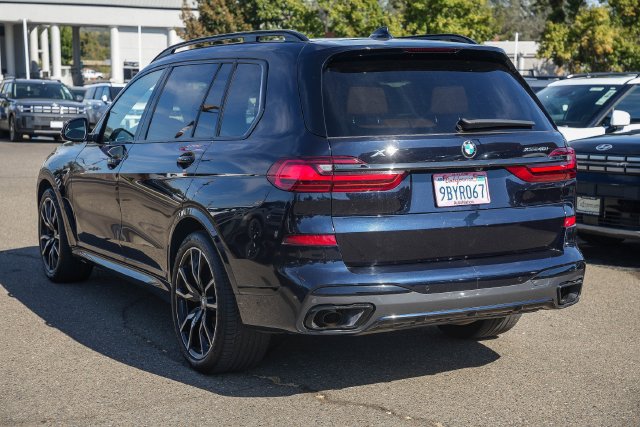 Used 2022 BMW X7 xDrive40i w/ M Sport Package AWD/4WD image 2