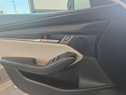 Used 2023 MAZDA MAZDA3 s FWD image 13