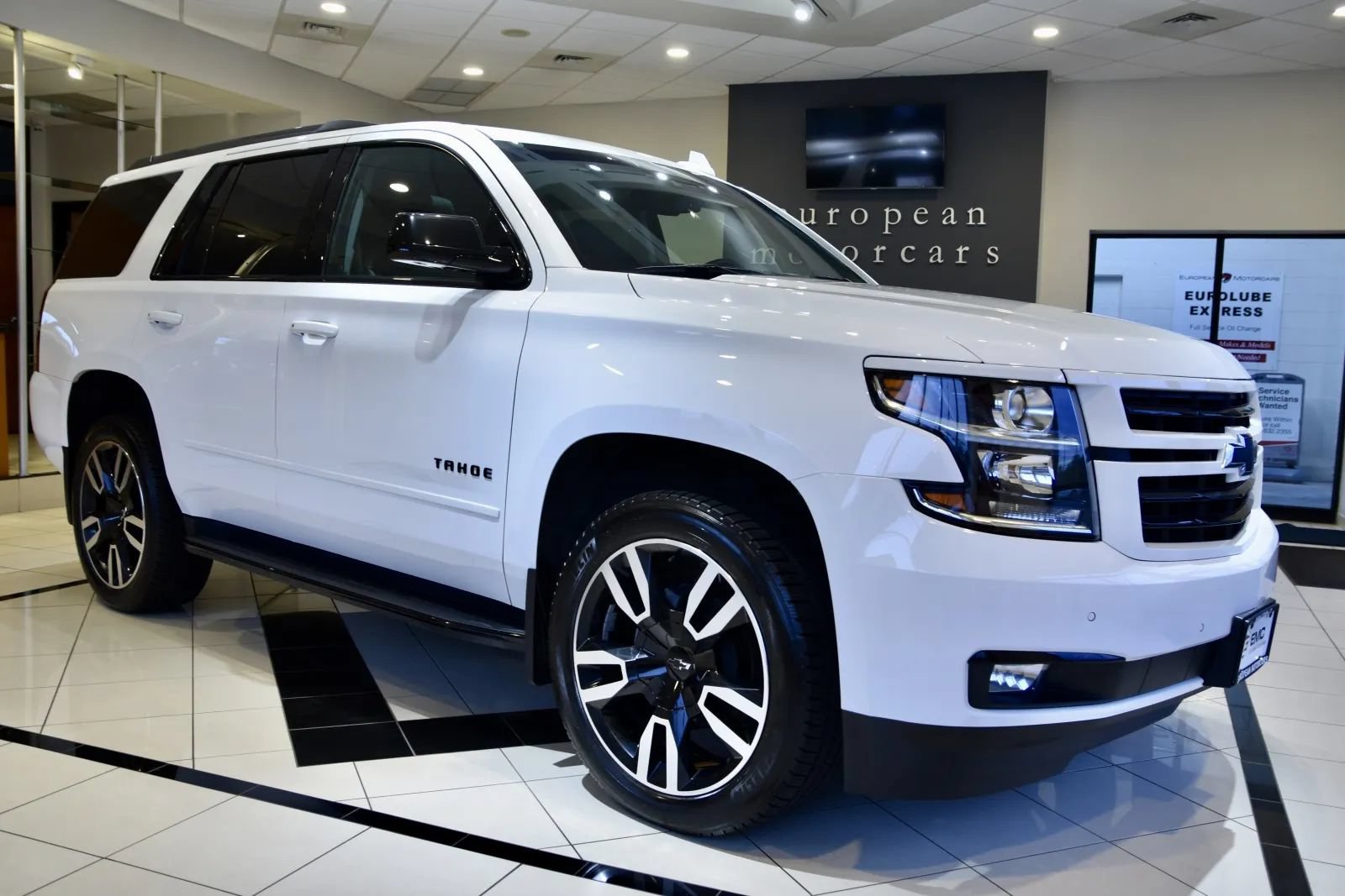 Used 2019 Chevrolet Tahoe Premier AWD/4WD image 1