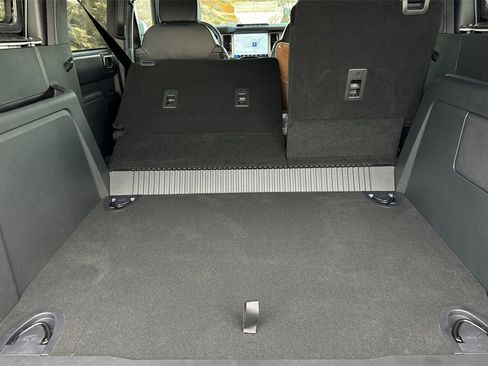 New 2025 Ford Bronco Outer Banks w/ Sasquatch Package image 12