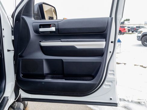 Used 2014 Toyota Tundra SR5 w/ TRD Off Road Package image 33