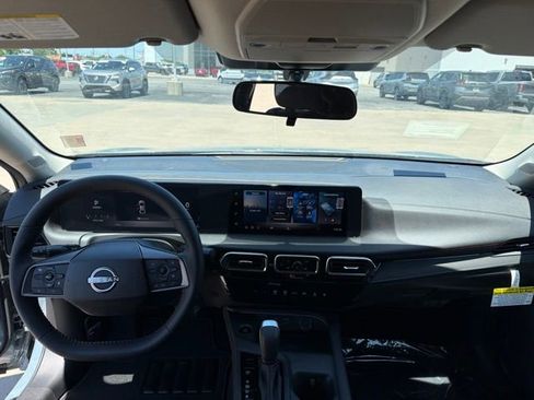 New 2026 Nissan Sentra SR w/ Floor Mat Package FWD image 10