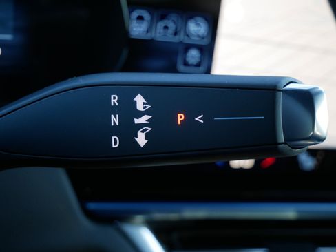 New 2026 Chevrolet Equinox EV LT image 9