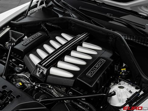 Used 2018 Rolls-Royce Dawn RWD image 13