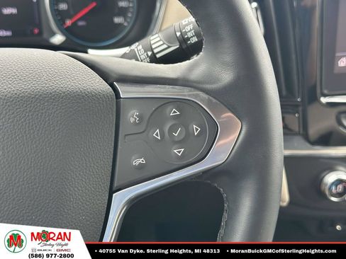 Used 2023 Chevrolet Traverse LT FWD image 23