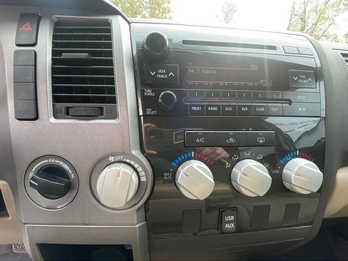 Used 2011 Toyota Tundra 4x4 CrewMax image 18