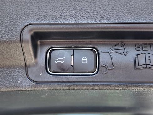 Used 2023 Ford Explorer XLT w/ Equipment Group 202A AWD/4WD image 34