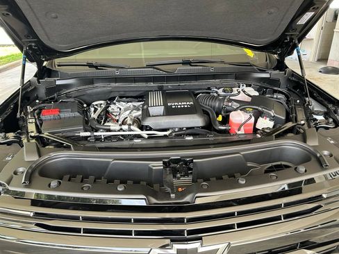 Used 2026 Chevrolet Suburban RST w/ Comfort Package RWD image 14