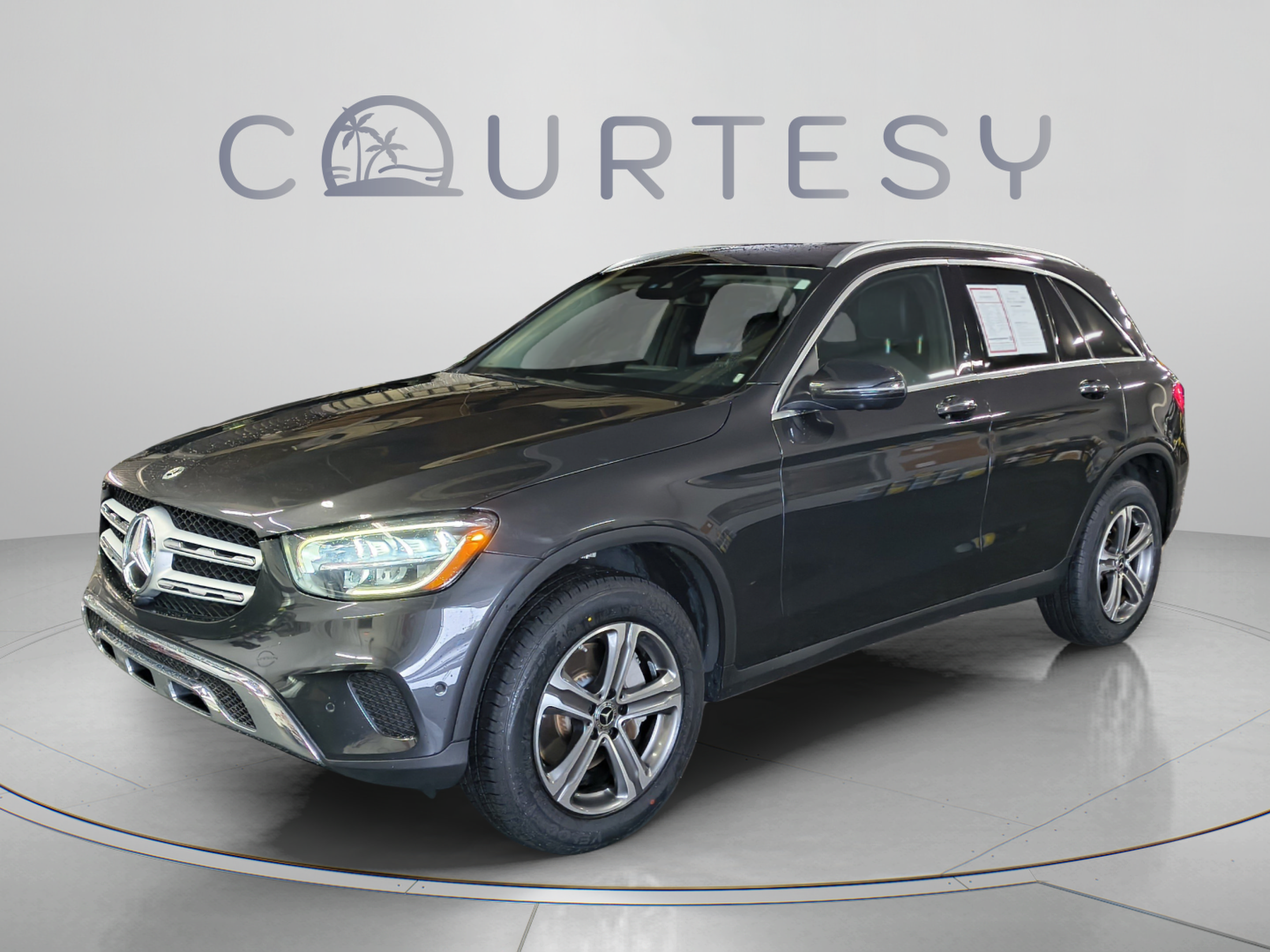 Used 2022 Mercedes-Benz GLC 300 image 1