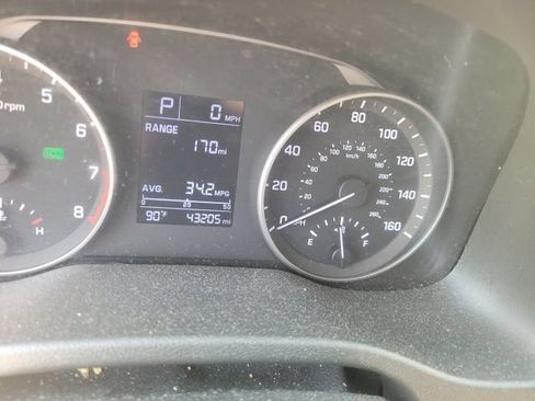 Used 2017 Hyundai Elantra SE FWD image 9