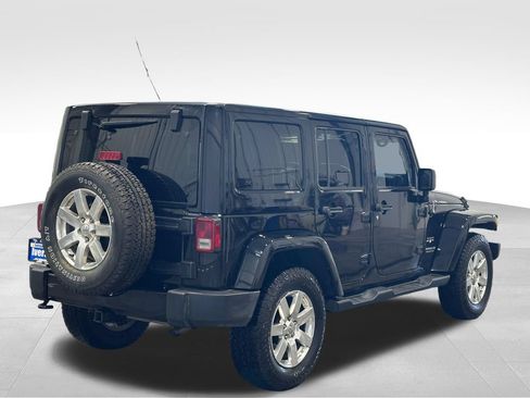 Used 2016 Jeep Wrangler Unlimited Sahara w/ Connectivity Group AWD/4WD image 7