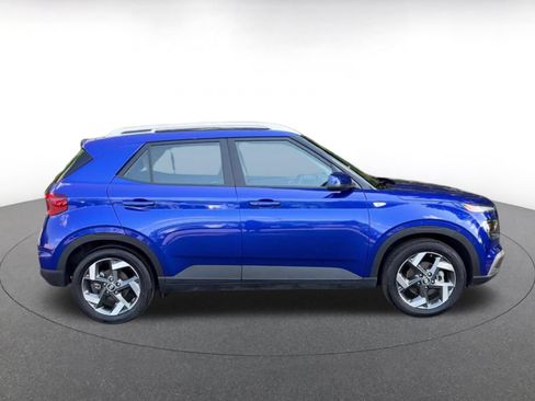 Used 2026 Hyundai Venue SEL FWD image 16